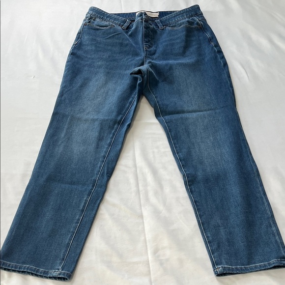 Soft Surroundings Pull On Straight Leg Jeans - Picture 1 of 7